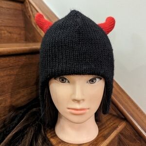 DELUX Knit wits devils hat. Wool, Adult size